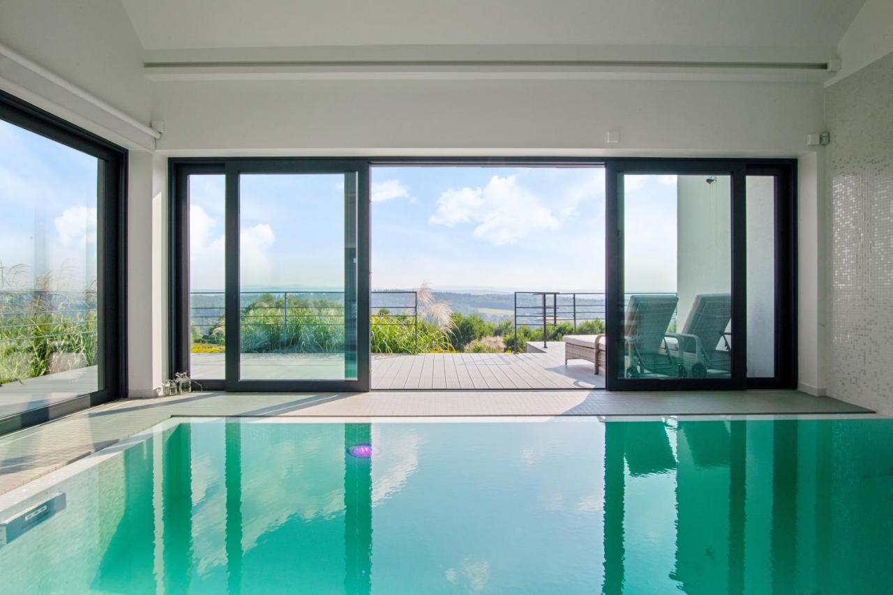 Villa Relax With Swimming Pool And Mountain View Bukow Luaran gambar