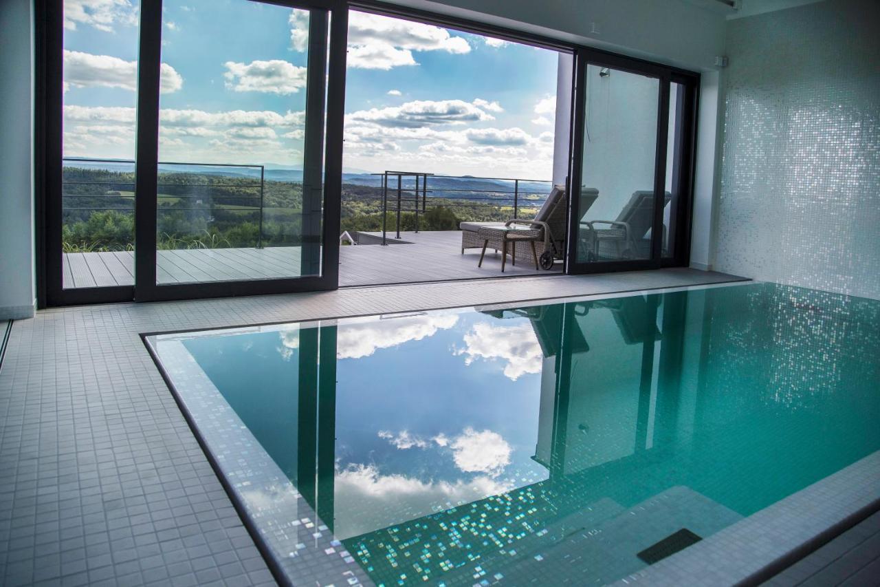 Villa Relax With Swimming Pool And Mountain View Bukow Luaran gambar